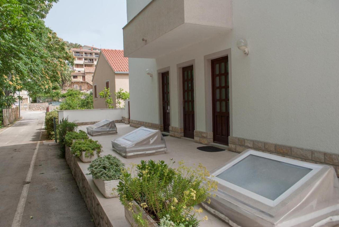 Apartments Dilk Vis Zewnętrze zdjęcie