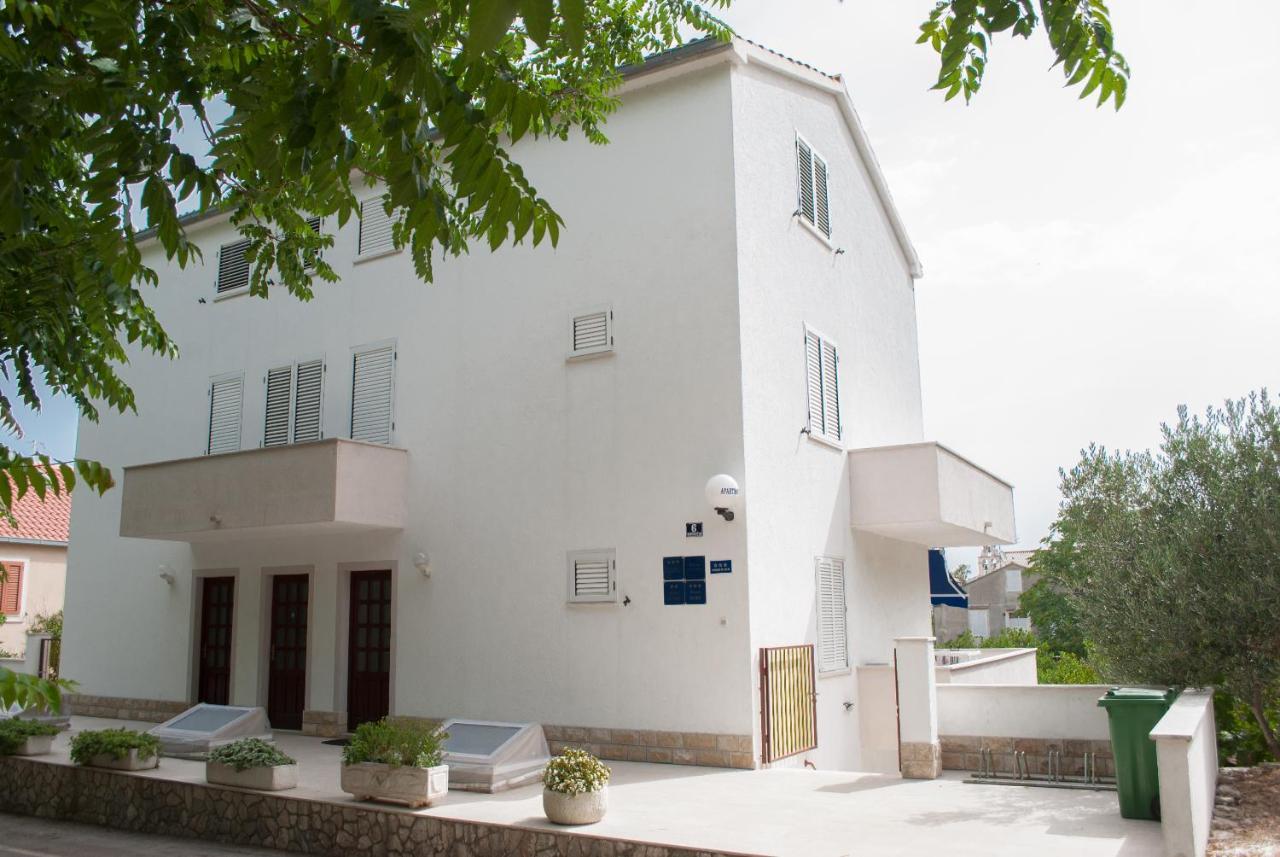 Apartments Dilk Vis Zewnętrze zdjęcie