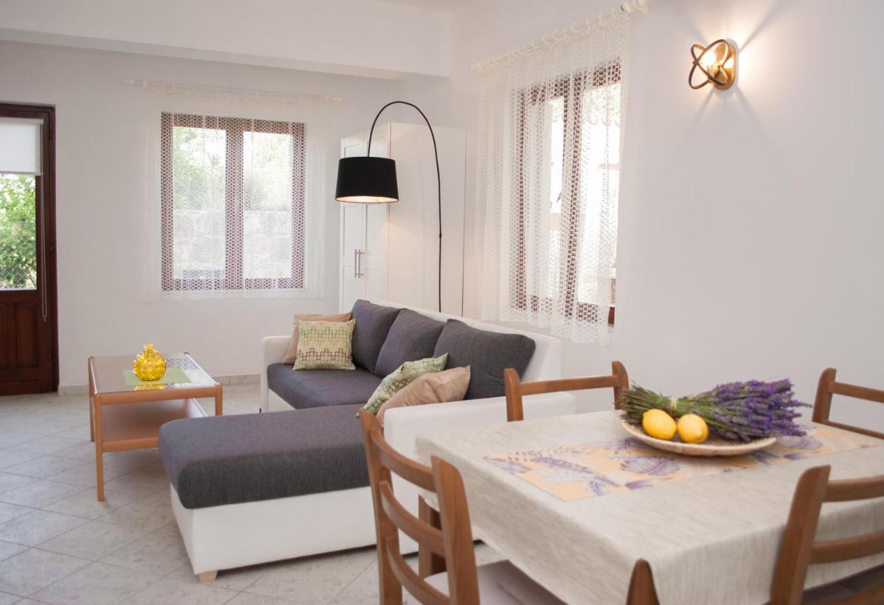 Apartments Dilk Vis Zewnętrze zdjęcie