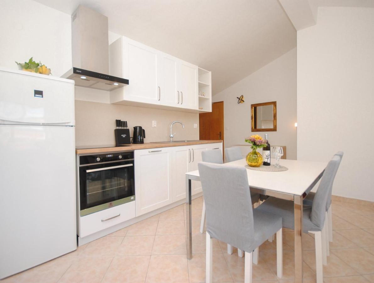 Apartments Dilk Vis Zewnętrze zdjęcie