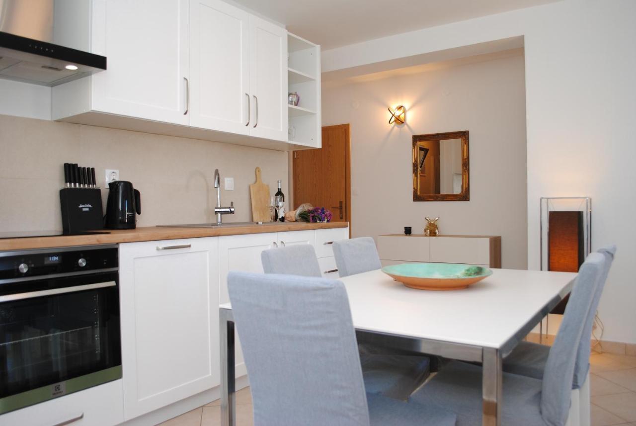 Apartments Dilk Vis Zewnętrze zdjęcie